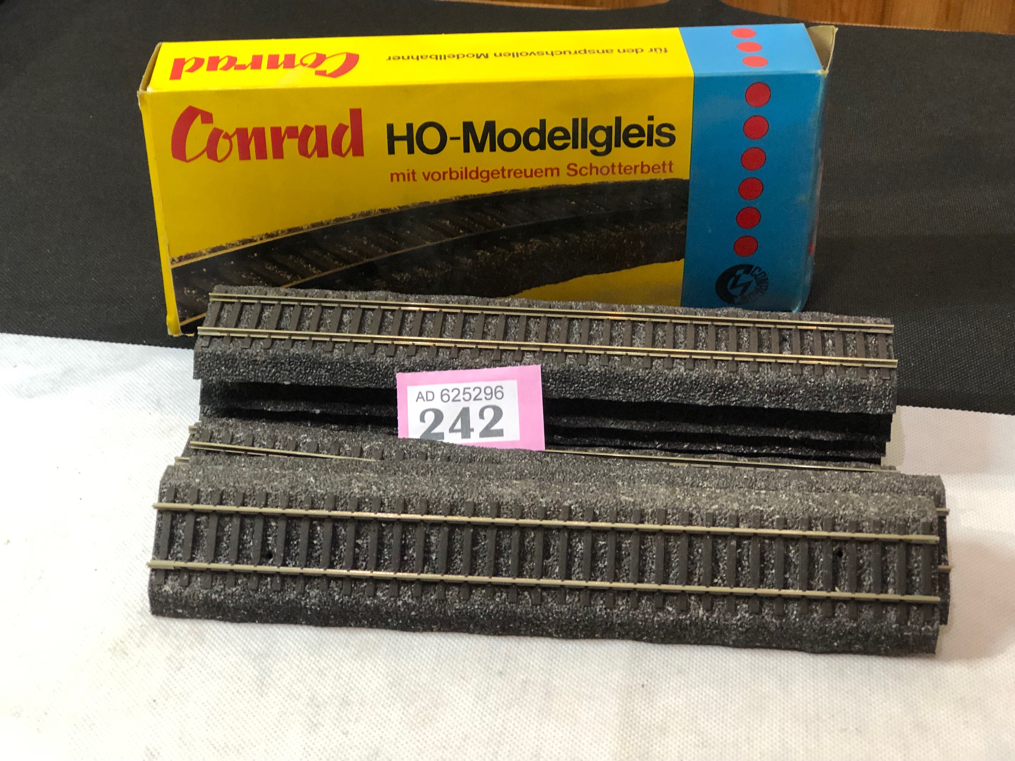 Conrad HO OO 4001 box of 10 straight track sections P242 - The Model ...