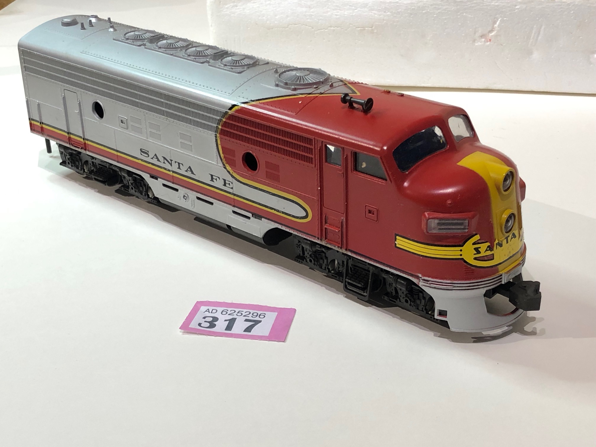 Atlas O gauge Santa Fe loco P317 MJC - The Model Railway Club