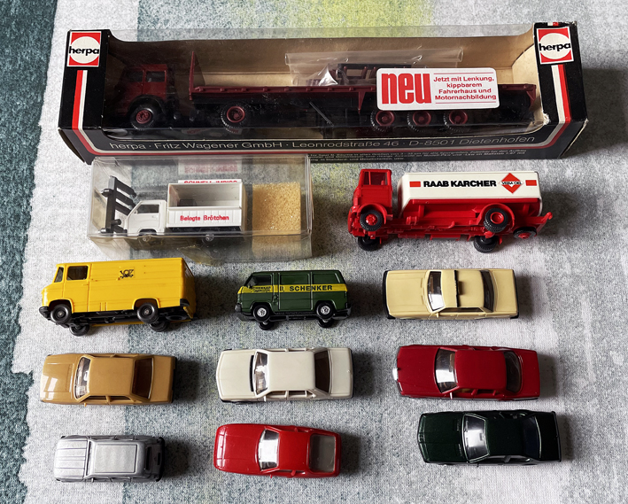 Various HO Road vehicle mixed lot JJ36