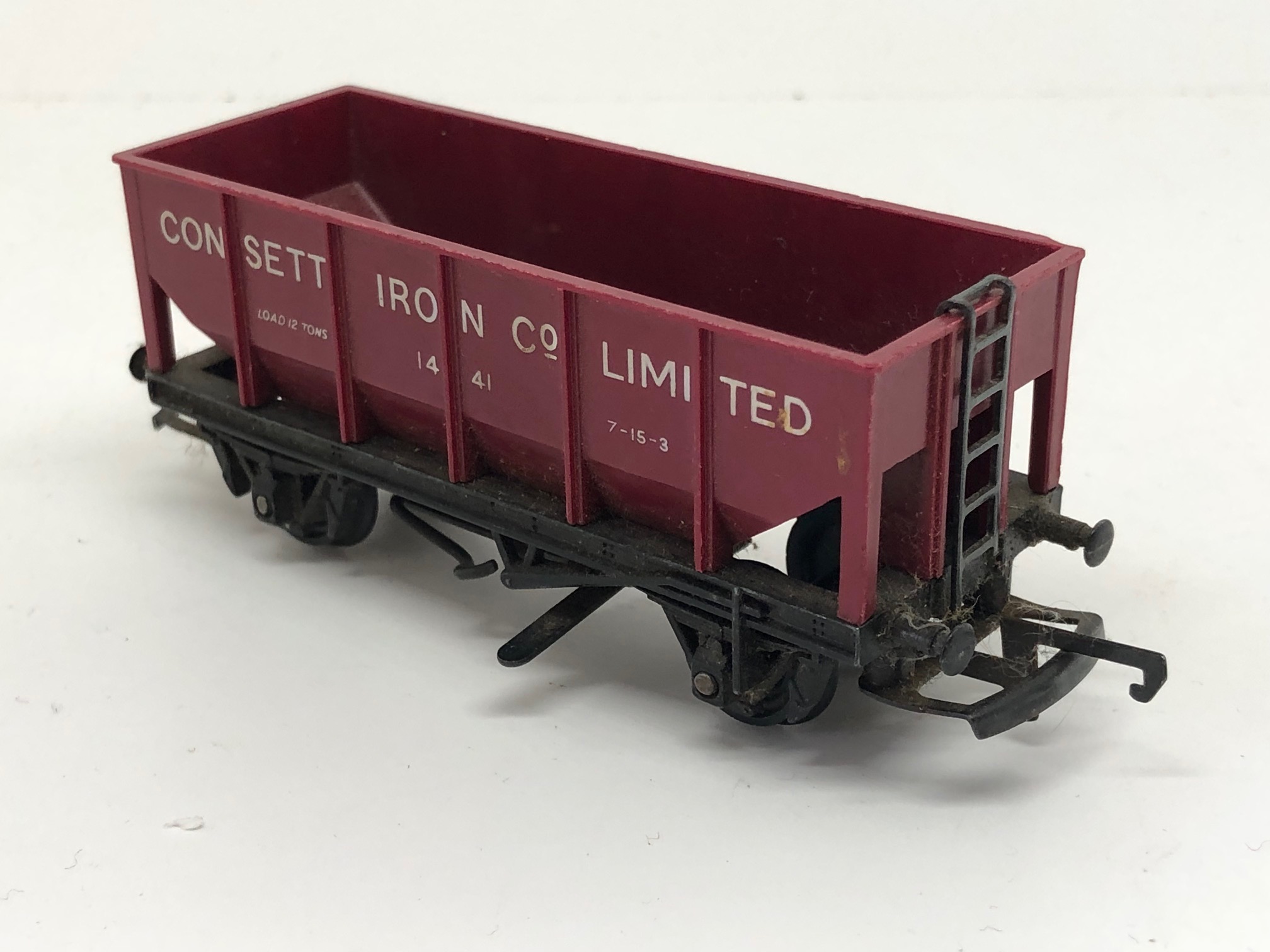 Hornby OO R232 Consett Iron ore bottom unloading wagon red - The Model ...