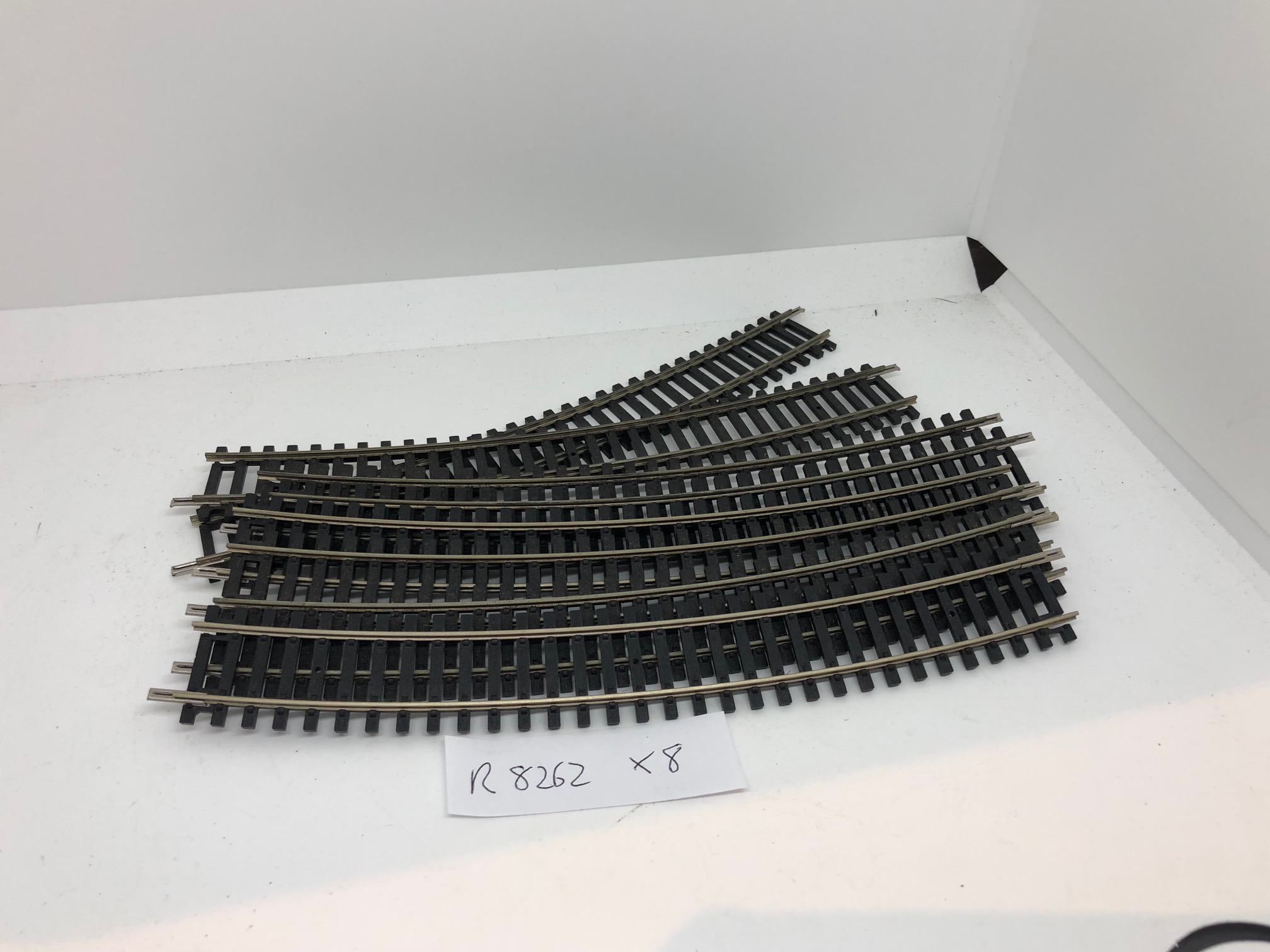 Hornby OO R8261 nickel silver code 100 4th radius curve x 8 - Image 2