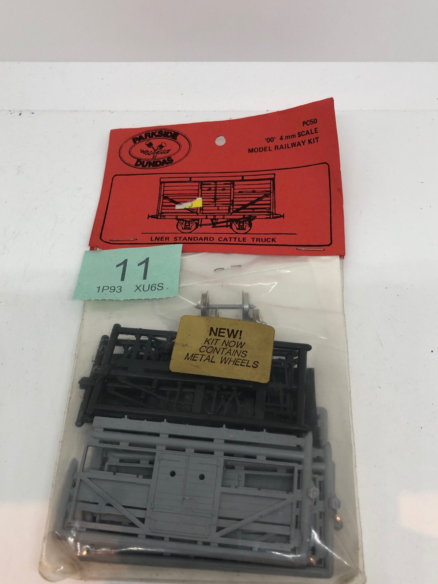 Parkside Dundas OO EM P4 PC50 LNER standard cattle truck plastic kit ...