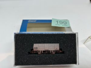 Dapol 2F-013-060 N Gauge 4-wheel Gunpowder van in BR livery - M701055 - weathered