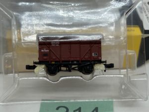 Graham Farish 377-626 BR Fruit van - BR Bauxite Late B875640