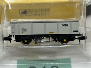 Graham Farish 373-979A 46 tonne POA box mineral wagon plain ends 'Tiger' grey