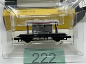 Graham Farish 377-535 20 Ton brake van BR flush ends "Railfreight" B955247