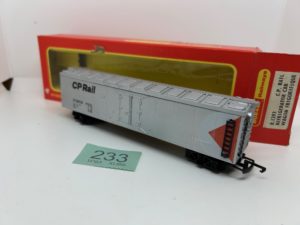 Hornby OO R1293 Refrigerator Car CP Rail CP288138 boxed