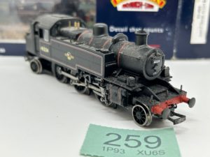 Bachmann OO 31-450  Class 2MT Ivatt 2-6-2T 41221 in BR black with early emblem