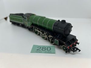 Bachmann OO 31-555 Class V2 2-6-2 4801 in LNER apple green for repair
