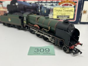 Bachmann OO 31-405 Class LN 'Lord Nelson' 4-6-0 30852 in BR green, early emblem