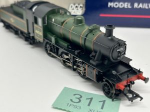 Bachmann OO 32-828 Class 2MT Ivatt 2-6-0 46520 in BR lined green with late crest