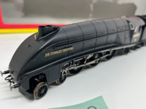 Hornby OO R2338 Class A4 4-6-2 4901 "Charles H. Newton" in Wartime Black