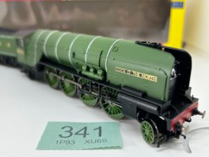 Hornby OO R3171 Class P2 2-8-2 2001 "Cock O' The North" in LNER green