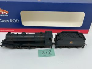 Bachmann OO 31-128 Class 30xx 2-8-0 ROD 3036 BR black, early emblem - weathered