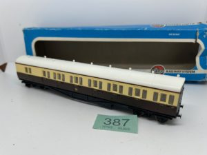 Airfix OO 54250-0 Class ?B? GWR Suburban brake coach