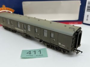 Bachmann 39-186 Mk1 BG Full Brake ADB975612 in Departmental Olive Green - weathered.
