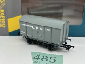 Rapido OO 902007 GPV Gunpowder van in LMS grey - 299031