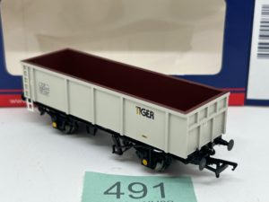 Bachmann 37-550A 46 Ton POA box mineral wagon in Tiger livery