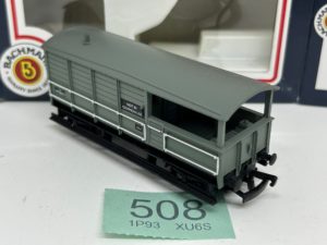 Bachmann OO 33-300 20 Ton Toad Brake Van W68805 in BR Grey Livery