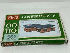 Peco LK-81 OO Gauge Office Buildings plastic kit
