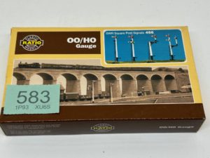 Ratio OO 466 GWR Square Post Signal Plastic Kit