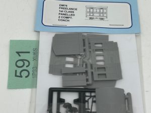 Dundas Models OO9 DM26 - Two Hudson Single Bolster Wagons with 'H' Girder Load plastic kit