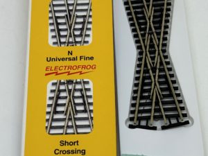 Peco N SL-E393F Crossing, Short Code 55 New