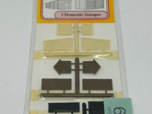 Kestrel Designs N gauge KD23 Domestic Garages Kit (2)