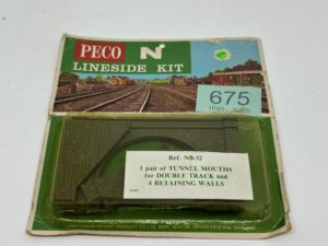 Peco N gauge NB-32 Tunnel Mouth, Double Track
