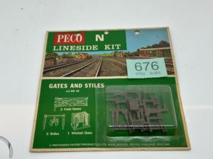 Peco N NB-46 Field Gate, Stiles and Wicket Gate New