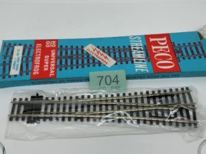 Peco OO HO SL-E98 Code 100 Large Radius Electrofrog Y Point