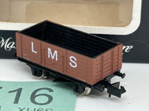Graham Farish N 2101 LMS 7 plank wagon
