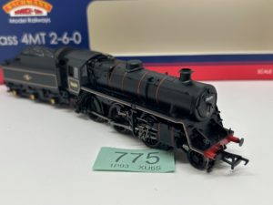 Bachmann OO 32-955 Standard class 4MT 2-6-0 76109 in BR lined black with late crest