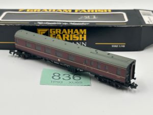Graham Farish N 374-078B BR MK1 BCK Brake Corridor Composite Coach in Maroon