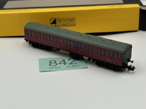 Graham Farish N 374-280A Mk1 57ft suburban composite compartment in crimson M41004