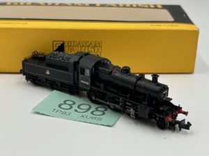 Graham Farish N 372-626 Class 2MT Ivatt 2-6-0 46440 in BR lined black early emblem
