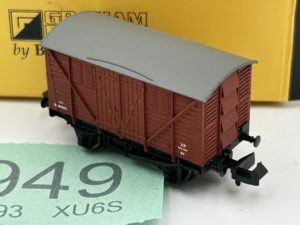 Graham Farish N 373-741 10 Ton BR Meat Van B870073 in BR Bauxite (Early) Livery