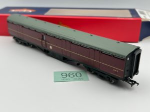 Bachmann OO 34-654C Thompson 63ft full brake in BR maroon E141E