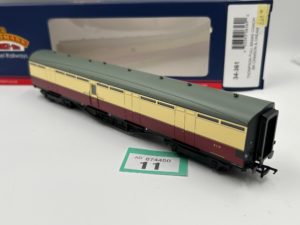 Bachmann OO 34-361 LNER Thompson Full Brake BR Crimson & Cream