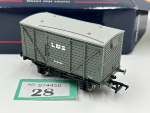 Bachmann OO 37-800 12 Ton planked ventilated van in LMS grey