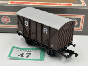 Dapol OO B326 Ventilated van in SR brown - 41594