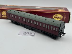 Airfix GMR OO 54254-2 Ex-LMS 57' Brake 3rd M25250M in BR Maroon