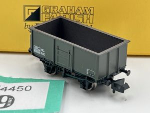Graham Farish N 377-252A 16 Ton Steel Mineral Wagon ZHV Olive Green.