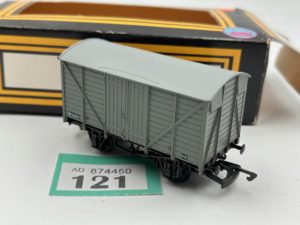 Dapol OO B93 12T Planked Double Vent Van BR W133971 Grey