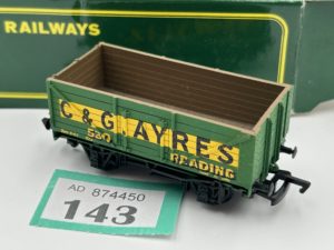 Replica Railways OO 13204 7-Plank Open Wagon "C & G Ayres" 530 in green