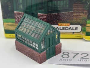 Hornby OO R8682 Victorian brick & glass greenhouse - Skaledale Range