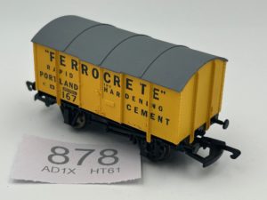 Dapol OO B688 GPV cement wagon "Ferrocrete"