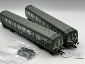 Bachmann OO 32-285 Class 101 DMU green with speed whiskers