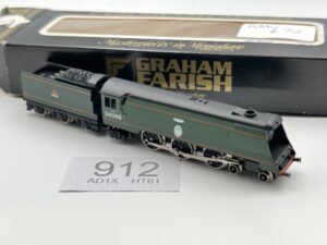 Graham Farish 1505 Battle of Britain Class 4-6-2 'Spitfire' 34066 in BR Green