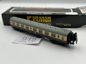 Graham Farish 374-002 Mk1 SO 2nd open in BR (WR) chocolate/cream W4739